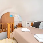 Johnny's House * Imerovigli (Santorini)