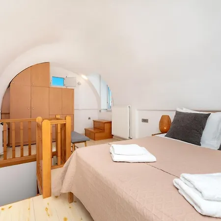 Johnny's House * Imerovigli (Santorini)